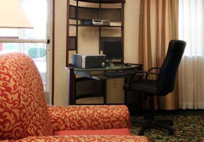 Fairfield Inn Roseville Konforlar fotoğraf
